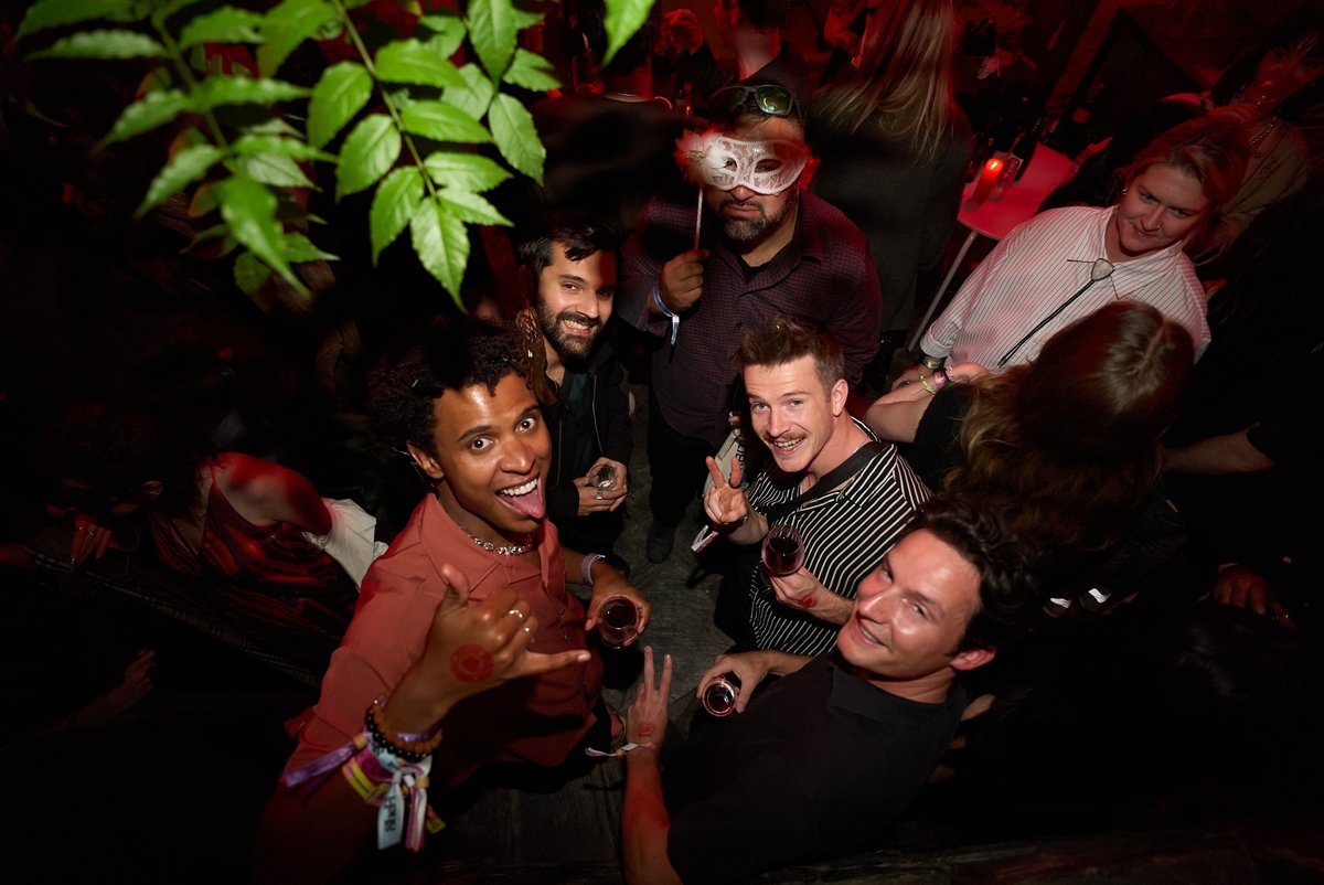 boundless_xyz's tweet image. gberry everyone but especially to those who are still recovering from our Noche de Máscaras with @zerion @stellarorg @myosin_xyz

@EFDevcon was a berryful time, we&apos;ll be back again next year!