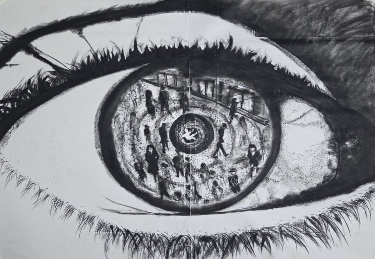 sea_edu_'s tweet image. Exploring concepts of magnification and lenses to alter perspectives of everyday objects, by Twisha Motghare. This series imagines the world through different physical lenses, and attempts to accurately represent the experience of visual stimuli through sight.

(6/6)