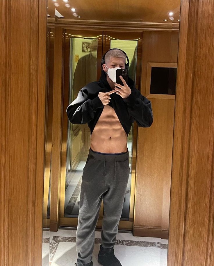 180cmpapi's tweet image. just got home from work, here's abs check.