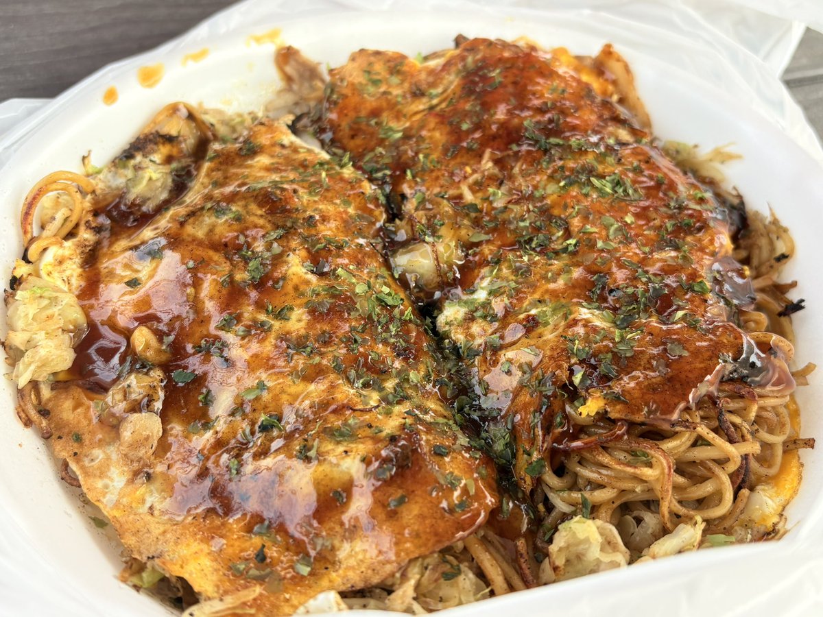 tomoS660ModuloX's tweet image. 無事にお家着いたので全九と九州旅行終わりです🫡
総走行距離は約1,500km🥰
TOMMYとの4年11ヶ月記念も込みで大変満足な旅でした✨️
写真は宮島SAで食べたお好み焼き😋
また来年も一緒に旅行したいなぁ🚗³₃