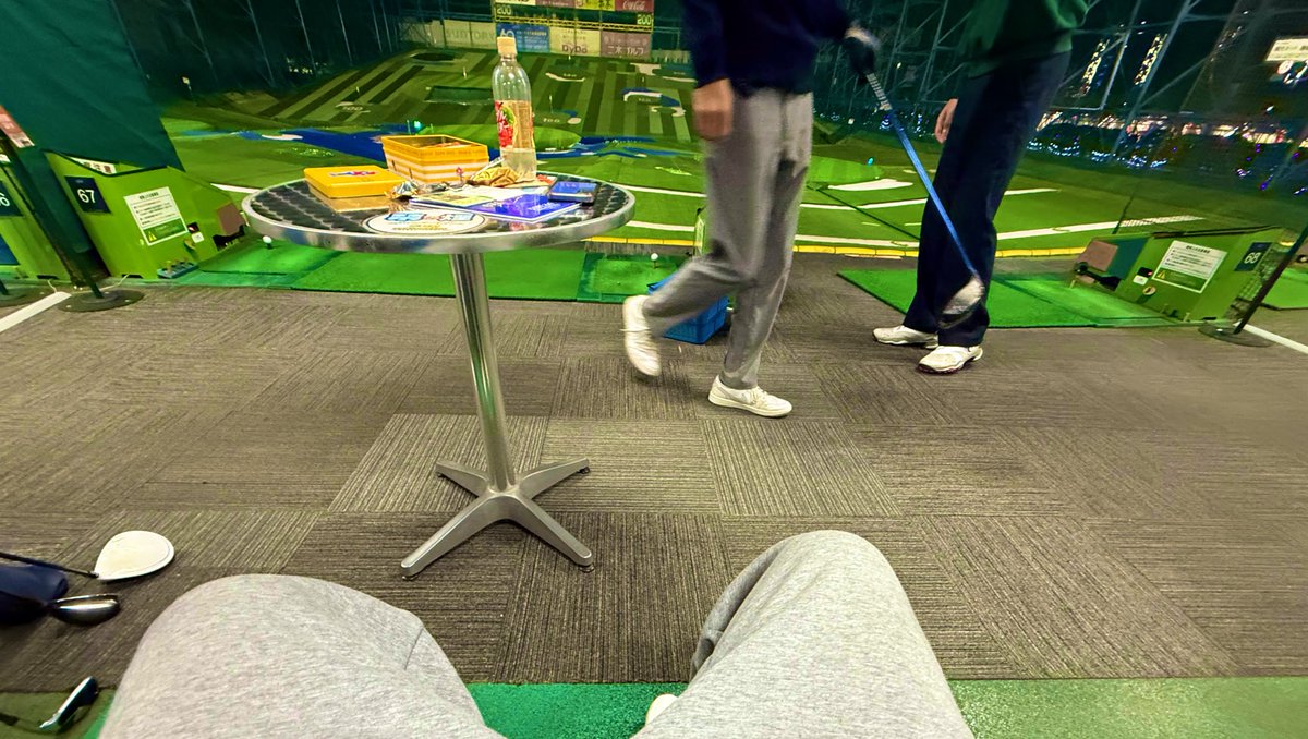 CEOsamohan's tweet image. 友だちに呼ばれて打ちっぱきたけど那須川天心VS井上拓真気になりすぎてゴルフどころではない