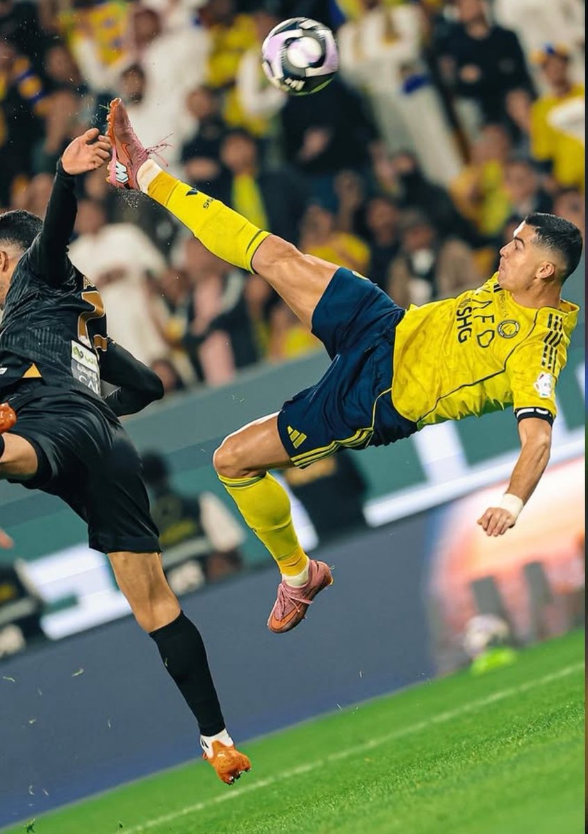 مع إحترامي لسالم الدوسري "
هدف الأسطورة كريستيانو رونالدو لايقارن ابداً سالم الدوسري او غيره يحتاج 100 سنة عشان يسجل مثل هذه الأهداف الي يسجلها الدون خصوصاً هدفه أمام يوفنتوس وهدف أمام الخليج"

والله حرام تقارن بهدف الأسطورة

#هدف_كرستيانو #النصر_الخليج #كرستيانو #رونالدو #سالم