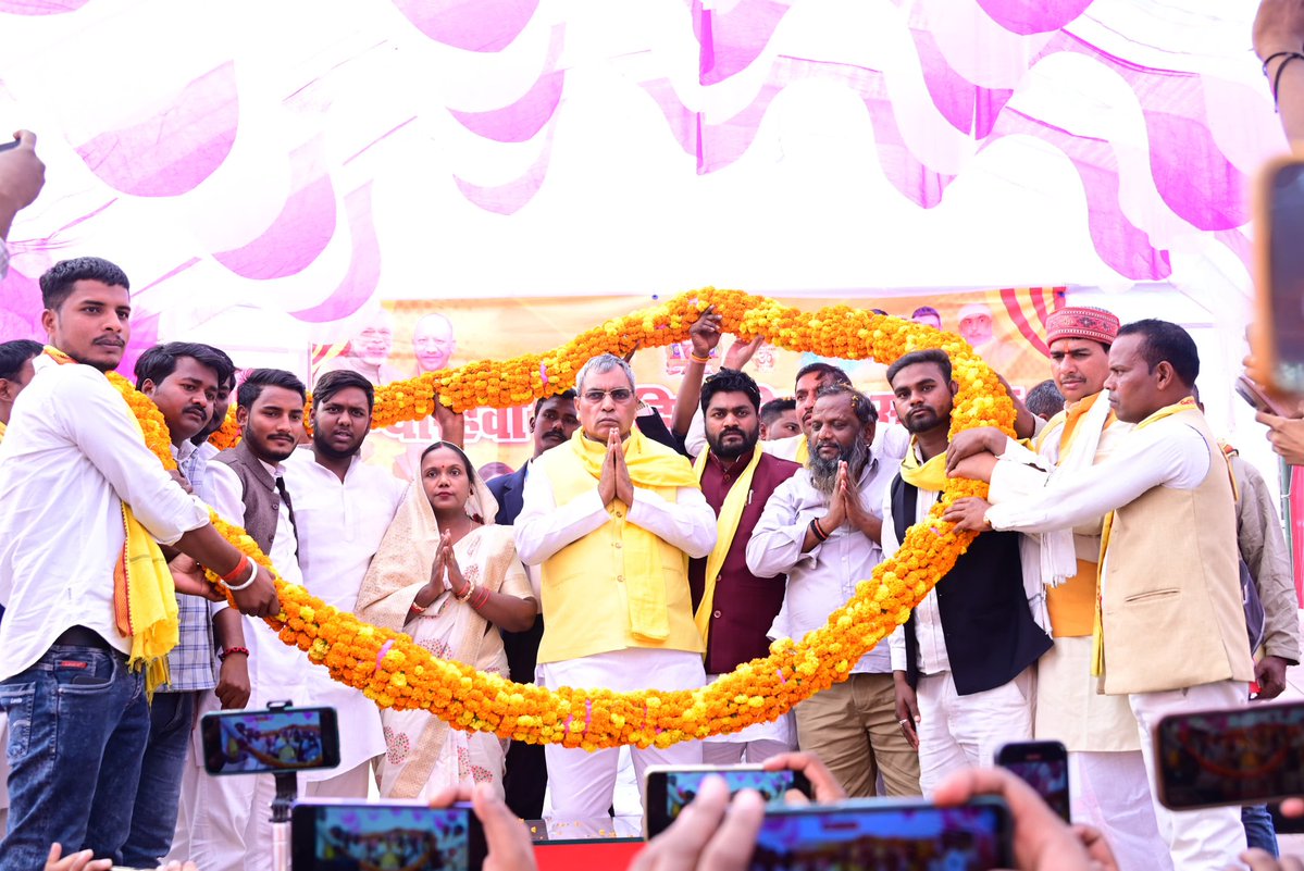 Nirajgupta9452's tweet image. “ग्यारहवें सामूहिक विवाह समारोह (खड़ेसरी, साईं मंदिर) में मा० ओम प्रकाश राजभर जी एवं डॉ. अरविन्द राजभर जी की गरिमामयी उपस्थिति में विवाह संपन्न हुआ।
यह कार्यक्रम अंकल आलोक गुप्ता जी एवं बड़े भाई शिखर गुप्ता जी के सौजन्य से सफलतापूर्वक संपन्न हुआ।
सभी साथियों का हृदय से आभार।”