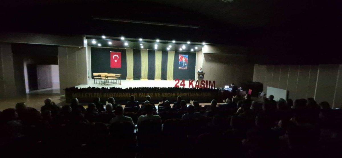 Kaymakamlığımız ve İlçe Milli Eğitim Müdürlüğümüz koordinesinde düzenlenen 2025 yılı 24 Kasım Öğretmenler Günü programı, gerçekleştirilen tören ve etkinliklerle ilçemizde coşkuyla kutlandı.