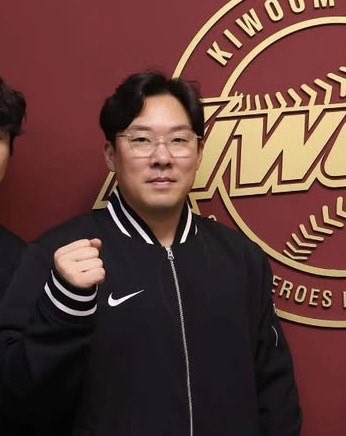 아저씨 거기가선 잘해.. 알았지 ... 굴먹지말고....