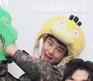 rosy_chastar's tweet image. THE CUTEST BABIEST SOLDIER FOR REAL AHHH MY HEART 😭🫠💘

#차은우 #CHAEUNWOO