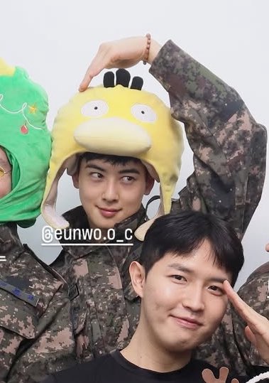 rosy_chastar's tweet image. THE CUTEST BABIEST SOLDIER FOR REAL AHHH MY HEART 😭🫠💘

#차은우 #CHAEUNWOO
