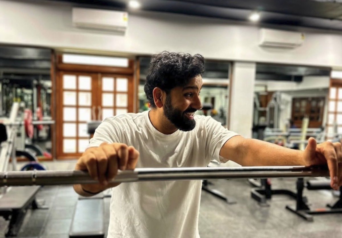 🚨 ROHIT SHARMA AT THE GYM 🏋️

Looking super fit for the South Africa ODI series and the 2027 WC as well.
