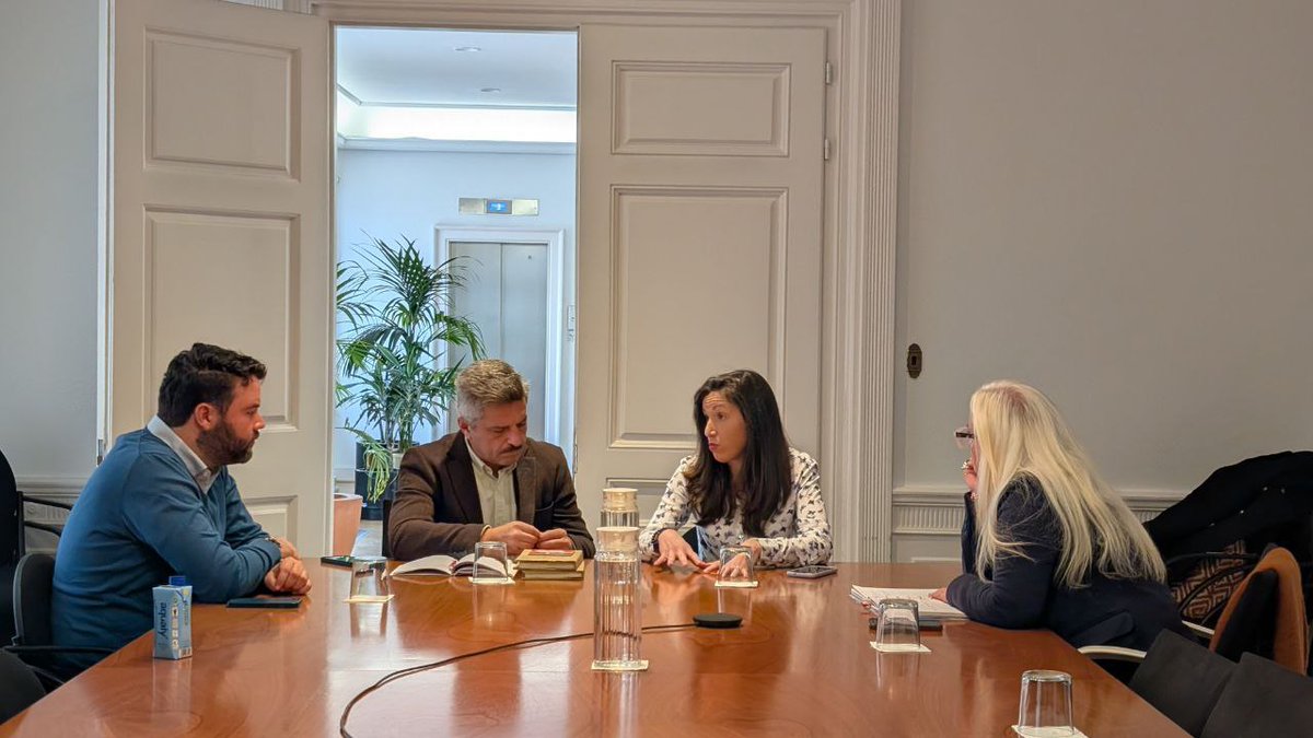 🌈Nos hemos reunido con <a href="/juliovalleiscar/">Julio del Valle</a>, de <a href="/LGTBIGob/">Dirección General Derechos LGTBI+</a>, para presentarle el estudio sobre el odio en X y planificar las acciones del próximo año. 

Seguimos trabajando para erradicar la LGTBIfobia, con la expectativa —y esperanza— de contar con el Pacto aprobado en 2026.