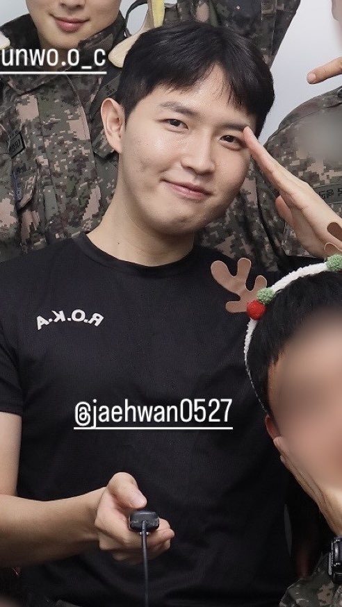 인스타스토리 재환이 등장‼️
#김재환 #KIMJAEHWAN 

🔗: instagram.com/stories/gnoowe…