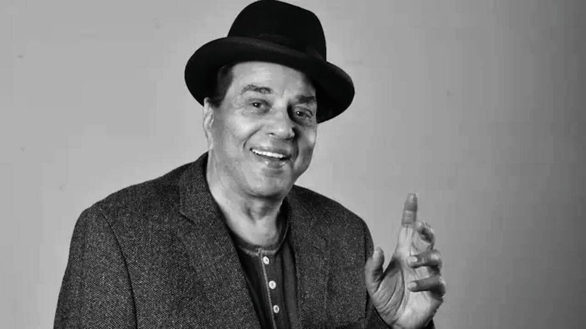 naralokesh's tweet image. Deeply saddened by the passing of legendary Bollywood actor Dharmendra ji. An icon of Indian cinema, he won generations over from his debut in 1960 to unforgettable classics like Sholay. His contributions spanned over 300 films, earning him the Padma Bhushan and a special place…