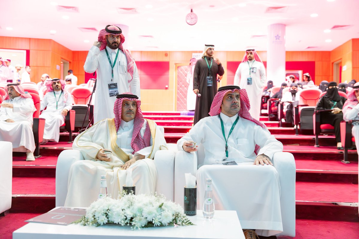 elitee_ventsa's tweet photo. نفتخر في نُخبة التميّز بتنظيم
أول ملتقى علمي صيدلي في رفحاء
RAPCS
وتشرّفنا بزيارة محافظ رفحاء  الاستاذ 
عيد بن راجح الدماسي،
وتحت إشراف الرئيس التنفيذي لتجمع الحدود الشمالية الصحي د. مروان اليحيا.

نُخبة التميّز… حيث يبدأ التميّز فعليًا ✨
#ksa #pharmacy #elite https://t.co/5O1eEBRhPB