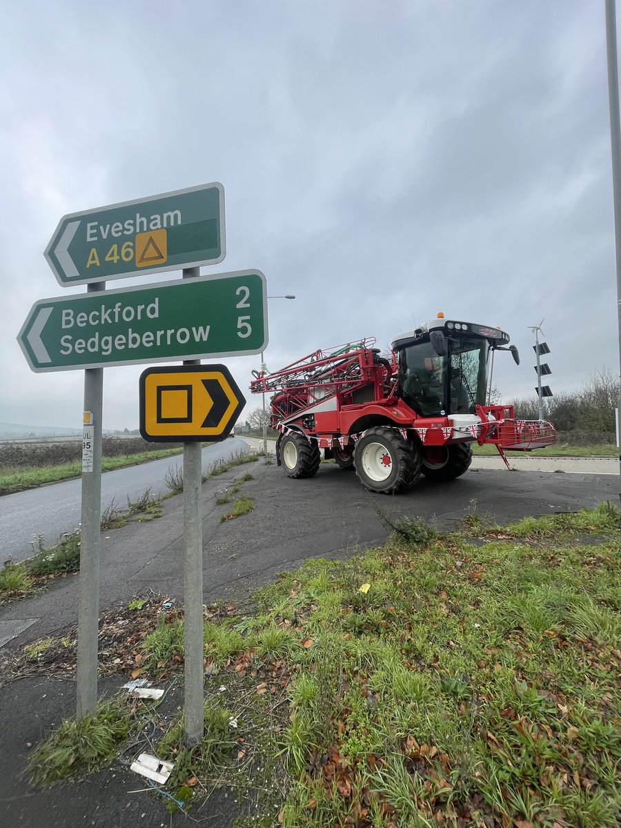 No1FarmerJake's tweet image. Day of action and Gloucestershire is very well covered #nofarmsnofood
#stopthefamilyfarmtax #budget26 fantastic public support 🙏🙏