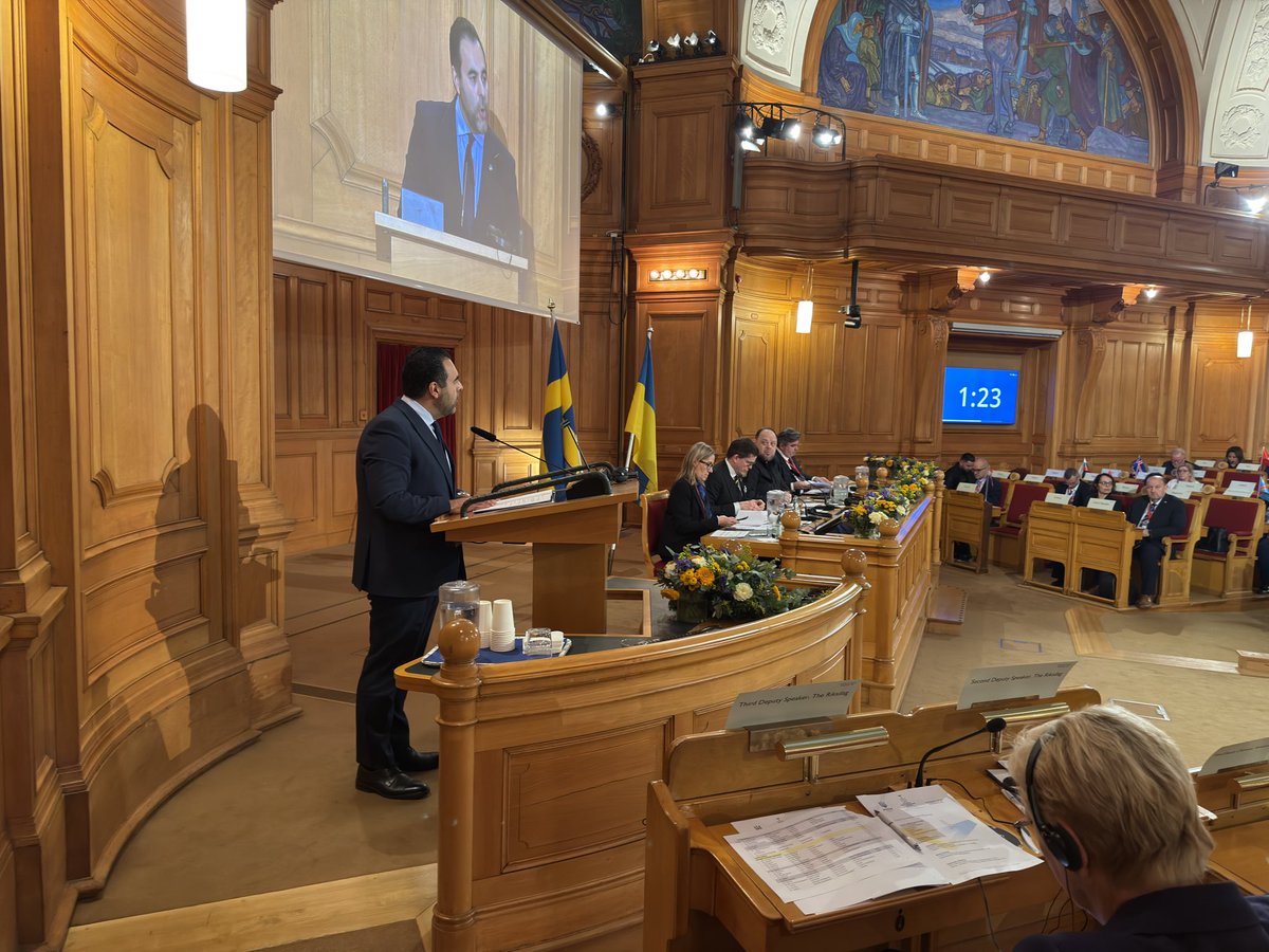 Stortinget's tweet image. – Vi har ikke råd til å bli lei av Ukrainas kamp. Det er nettopp dette Russland håper. La oss sammen sørge for at Ukraina aldri står alene, sa stortingspresident Gharahkhani i sin tale til parlamentspresidentene på toppmøtet Krimplattformen i Riksdagen.