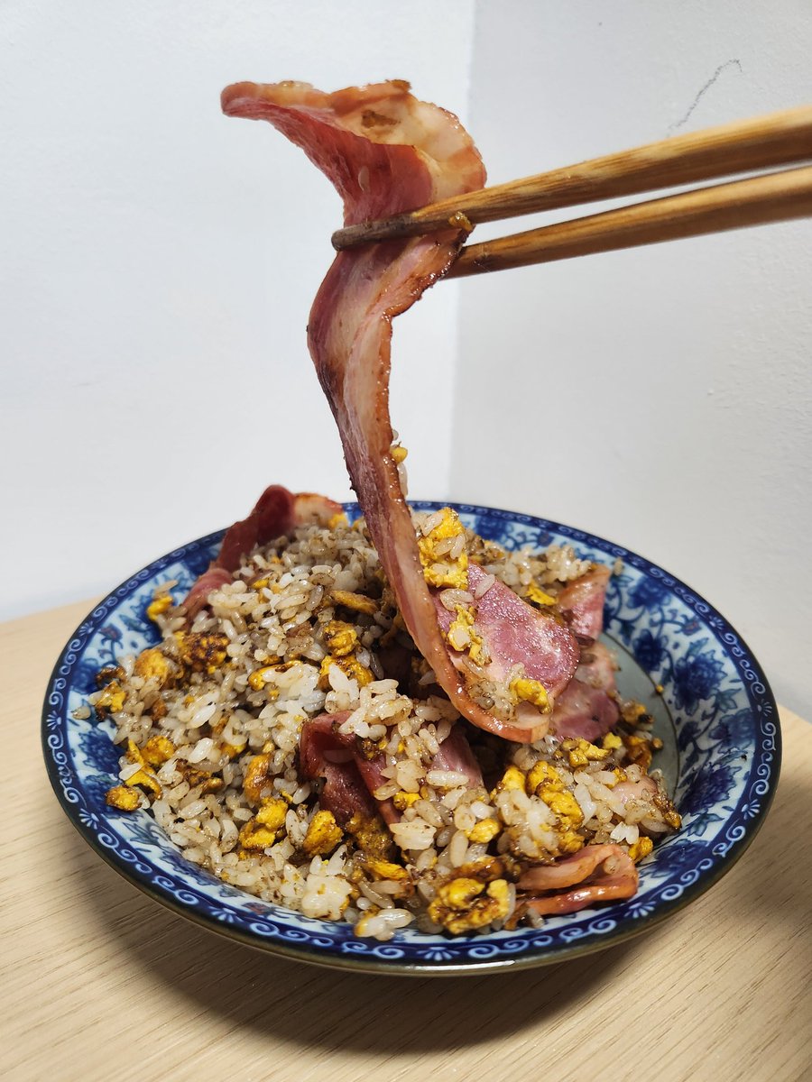 你們怎麼還在一天天的跟蹤什麼高市早苗

吃一碗熱騰騰的中華親子丼吧
吃飯不要忘了炒飯人喔