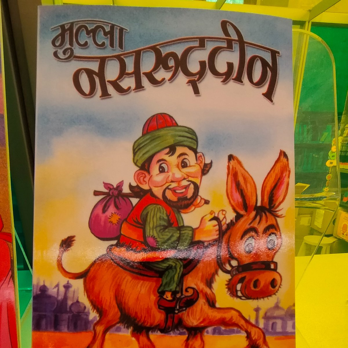 TotRaval's tweet image. 📚Agraïm a @AbacusCoop la donació de llibres infantils en hindi, urdú i anglès per la zona infantil de la Biblioteca Sant Pau – Santa Creu! Aquesta aportació ens enriqueix, visibilitza la diversitat lingüística del #Raval i ajuda a enfortir vincles amb les famílies del barri.💛🌍