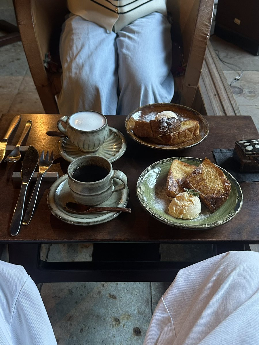 古民家喫茶の階段を登り
自分達だけの屋根裏部屋へ