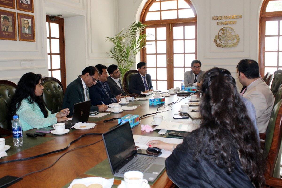 P4A_GOP's tweet image. P4A &amp;amp; IFC Engage with Higher Education Department!🎓

Focus:
🔹 Improving management of selected colleges
🔹 Student accommodation &amp;amp; multipurpose buildings
🔹 Establishing PPP Node in HED

These efforts will help build a potential PPP project pipeline with IFC.

#P4A #IFC #HED…