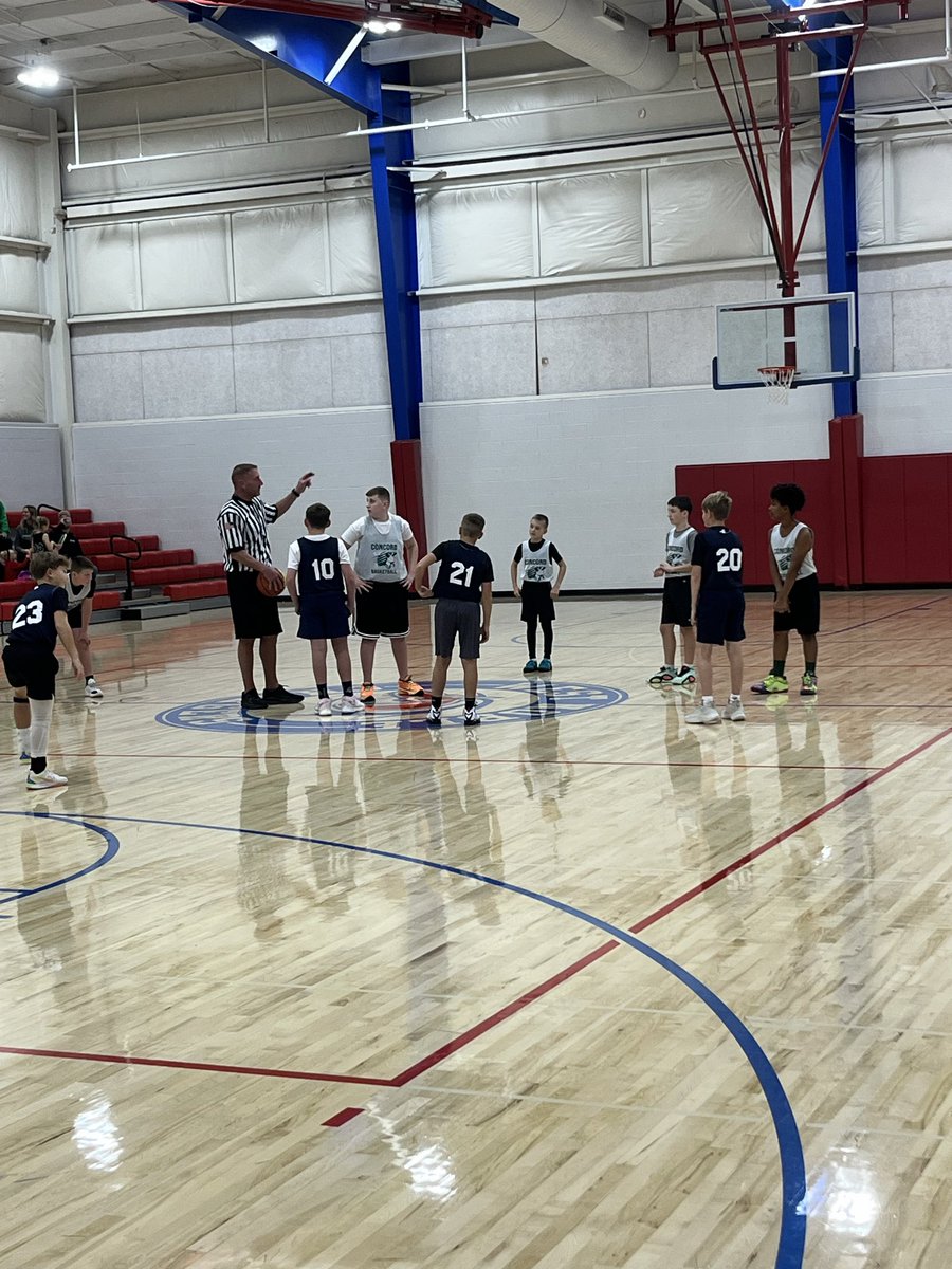 Concord_Hoops's tweet image. Our 3rd-6th grade travel teams were in action this weekend 🏀 Great job boys! Thank you parents &amp;amp; coaches for all you do 💯