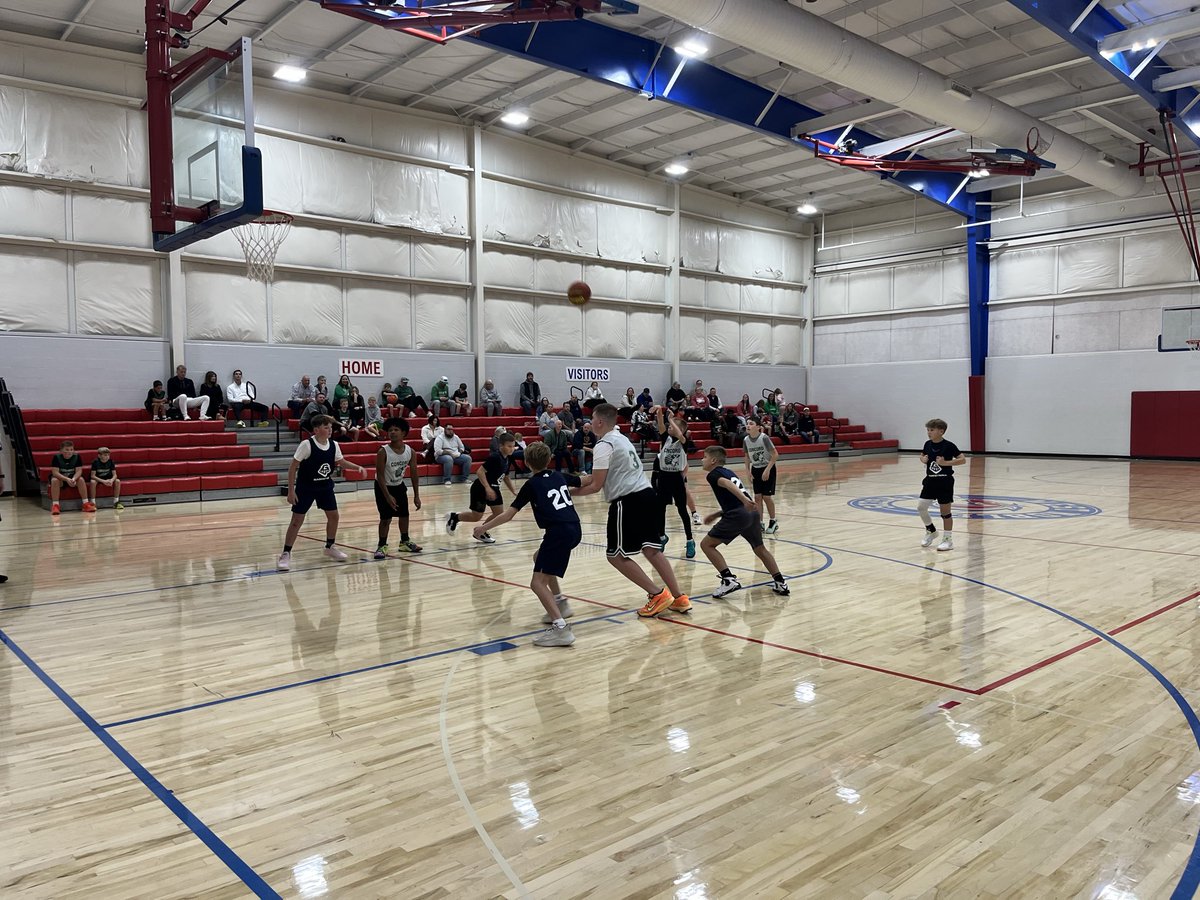 Concord_Hoops's tweet image. Our 3rd-6th grade travel teams were in action this weekend 🏀 Great job boys! Thank you parents &amp;amp; coaches for all you do 💯