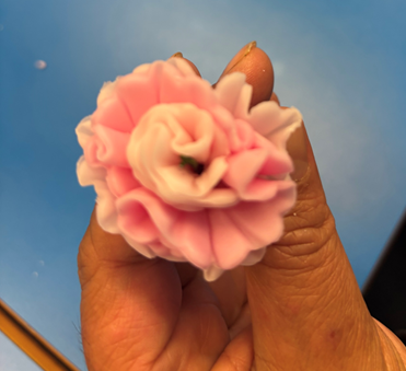 alstonprimaryb9's tweet image. Every Monday, parents in our cake decorating class learn new icing skills. This weeks highlight: crafting beautiful carnations flowers from icing. Such fun, creative boost for wellbeing and confidence. #CakeDecorating #Parentwellbeing #Creativeskills