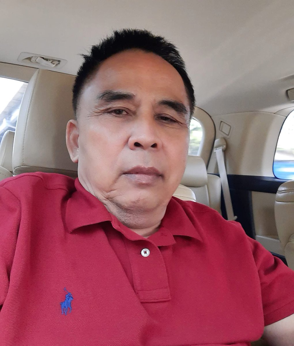 เพิ่งได้โทรคุยกับพี่ ‘เสรีย์ นวลเพ็ง’ อดีตนายกเทศมนตรีเมืองบ้านพรุ คนหาดใหญ่  แกบอก … 

1.ศูนย์ปฏิบัติการในการช่วยเหลือบรรเทาสาธารณะภัย ไม่พูดถึงแผนว่าจำทำยังไง 1-2-3 เลย แจกแต่ข้าวไม่พอแล้ว ให้ชาวบ้านนั่งรออยู่บนหลังคาม คือแผนเผชิญภัยไม่มีเลย เพราะแบบนี้จึงบอกว่า