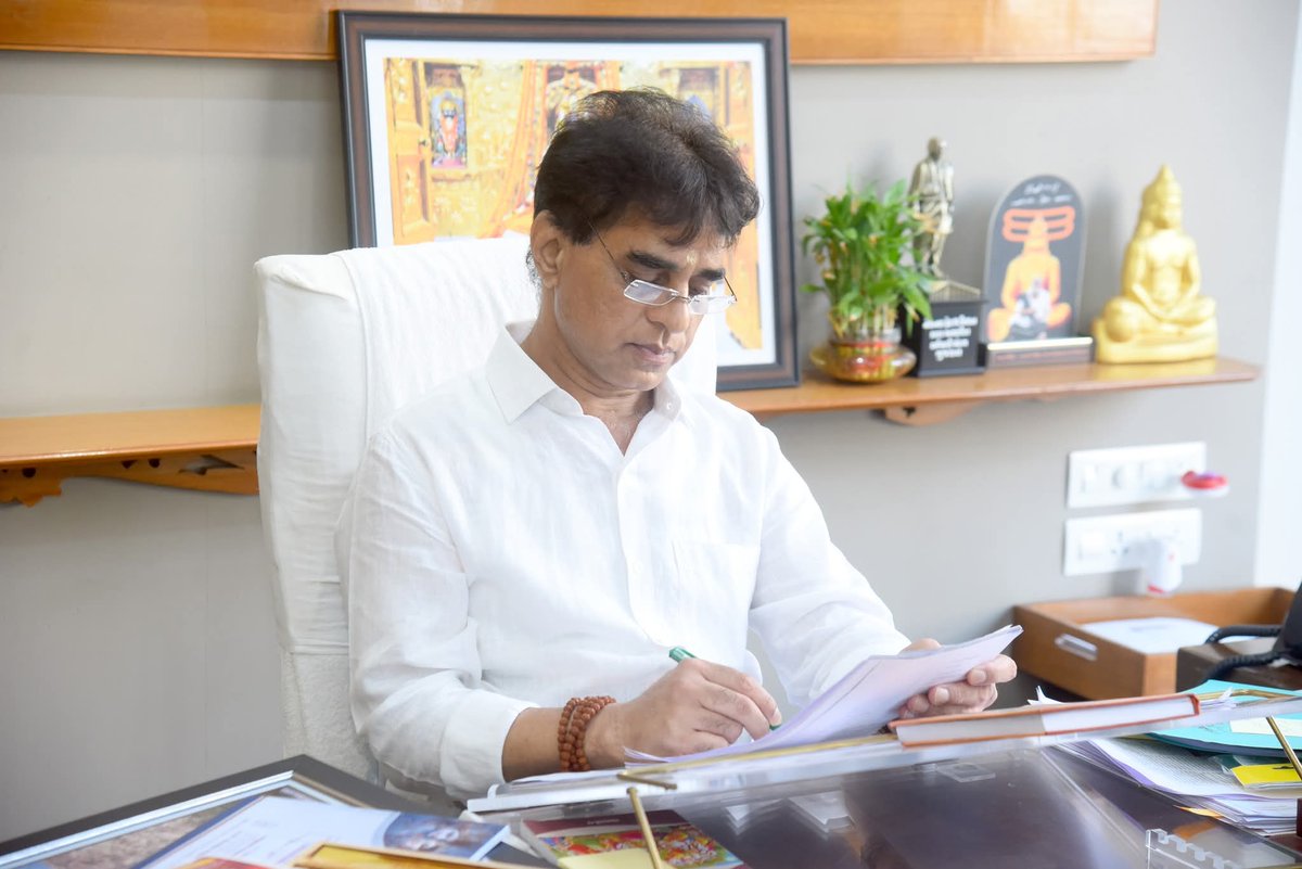 prafulpbjp's tweet image. &quot;જનકલ્યાણ અને જનહિત સર્વોપરી&quot;

આજરોજ સ્વર્ણિમ સંકુલ-૨, ગાંધીનગર ખાતે દિવસભર વિવિધ વિસ્તારોમાંથી આવેલ નાગરિકોની રજૂઆત સાંભળી; તેમના પ્રશ્નોના યથાયોગ્ય નિવારણ માટે સંબંધિત અધિકારીને જરૂરી સૂચના આપી.