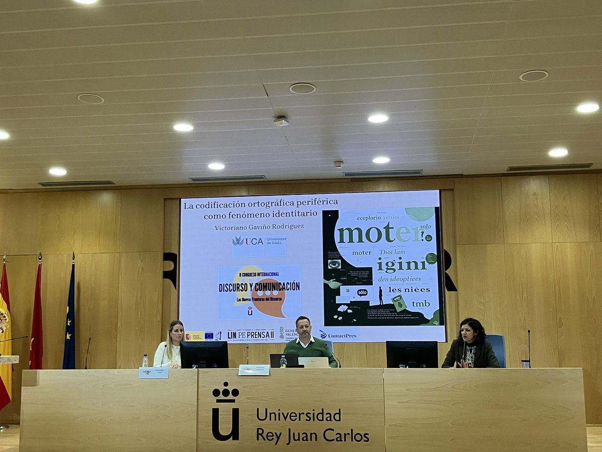 El pasado jueves, día 20, <a href="/VictorGaviRo/">Víctor Gaviño</a> (<a href="/univcadiz/">Universidad de Cádiz</a>) participó en el II Congreso Internacional ‘Discurso y Comunicación: las nuevas fronteras del discurso’ (organizado por la <a href="/urjc/">URJC</a>) con la intervención “La codificación ortográfica periférica como fenómeno identitario” 🗞️ 🌎