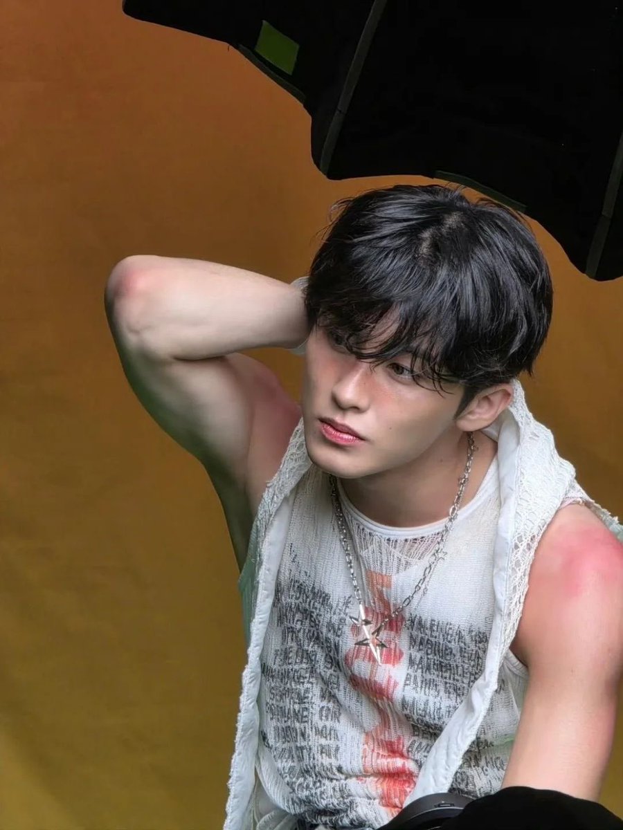 bonyaoo's tweet image. The Makeup Chair

A Markhyuck AU, by bonjourishe