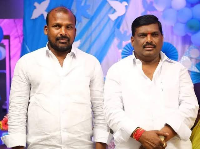 TheNaveena's tweet image. Rs.39 crore loss to Govt &amp;amp; Rs.300 crore pocketed through illegal mining: ED on Gudem brothers case

Case is about Santosh Sand &amp;amp; Granite Supply run by Gudem Madhusudhan Reddy brother of Patancheru MLA Gudem Mahipal Reddy. He won on BRS ticket and joined Congress after ED raids…