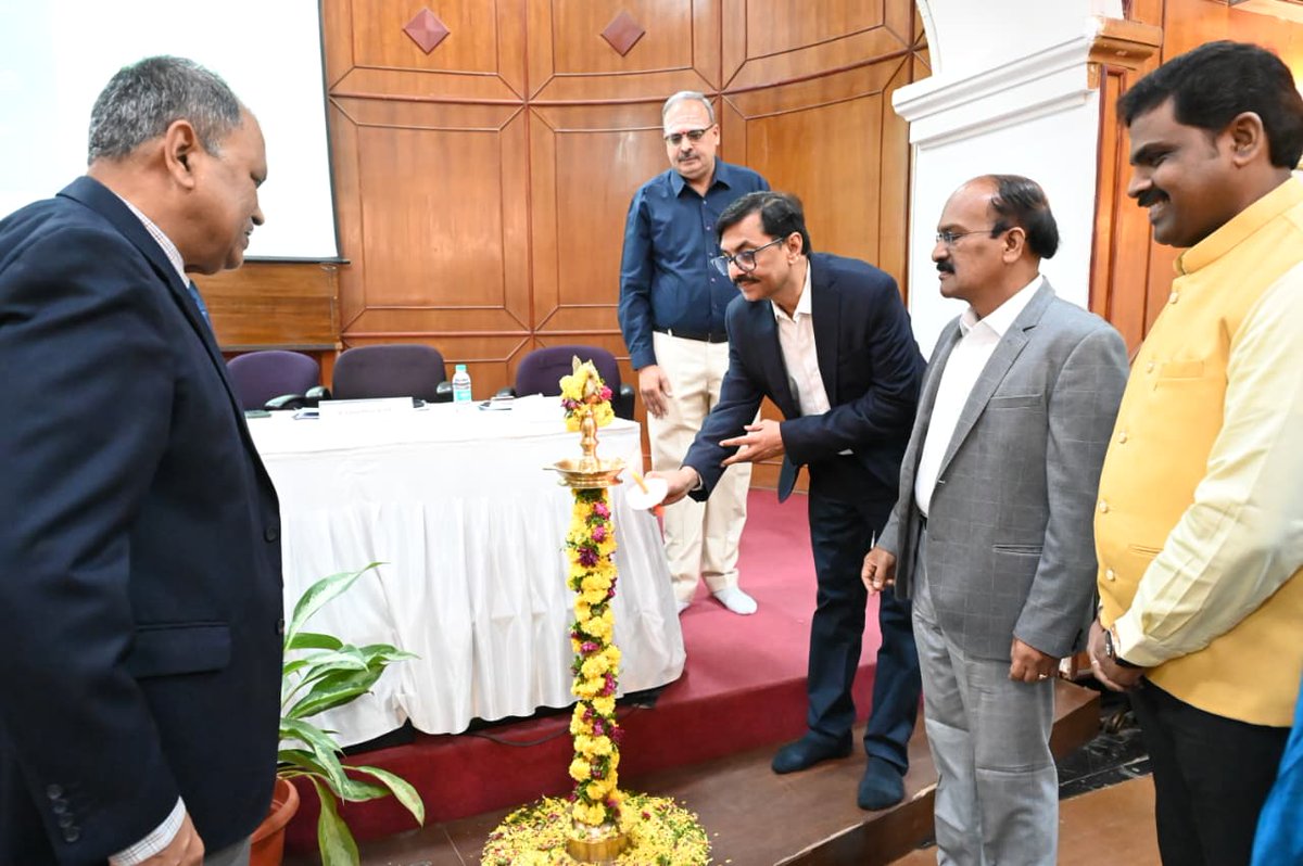 uppcbofficial's tweet image. Today, #UPPCB achieved a significant milestone with the launch of the Mid-Career Training Programme  for its Class-I officers at #ASCI, Hyderabad.
The inauguration ceremony was presided over by Dr. R. P. Singh, Chairman, UPPCB.