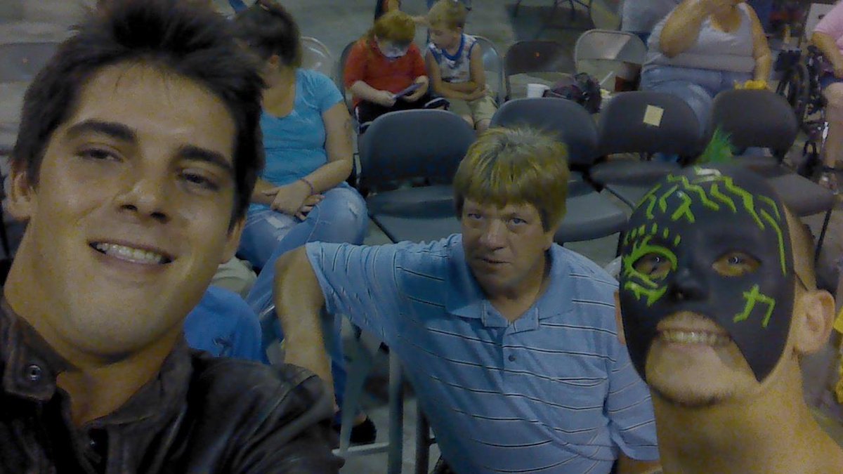 fosterforyou's tweet image. #MemoryLaneMonday #FamSelfies #Foster #NWAWildside #SouthernExtremeChampionshipWrestling #Wrestling #ProWrestling #FosterProWrestling #FosterForYou #FosterFam @WilliamBehrens @JoshStorm319 #ThanksForTheMemories #ThnksFrThMmrs