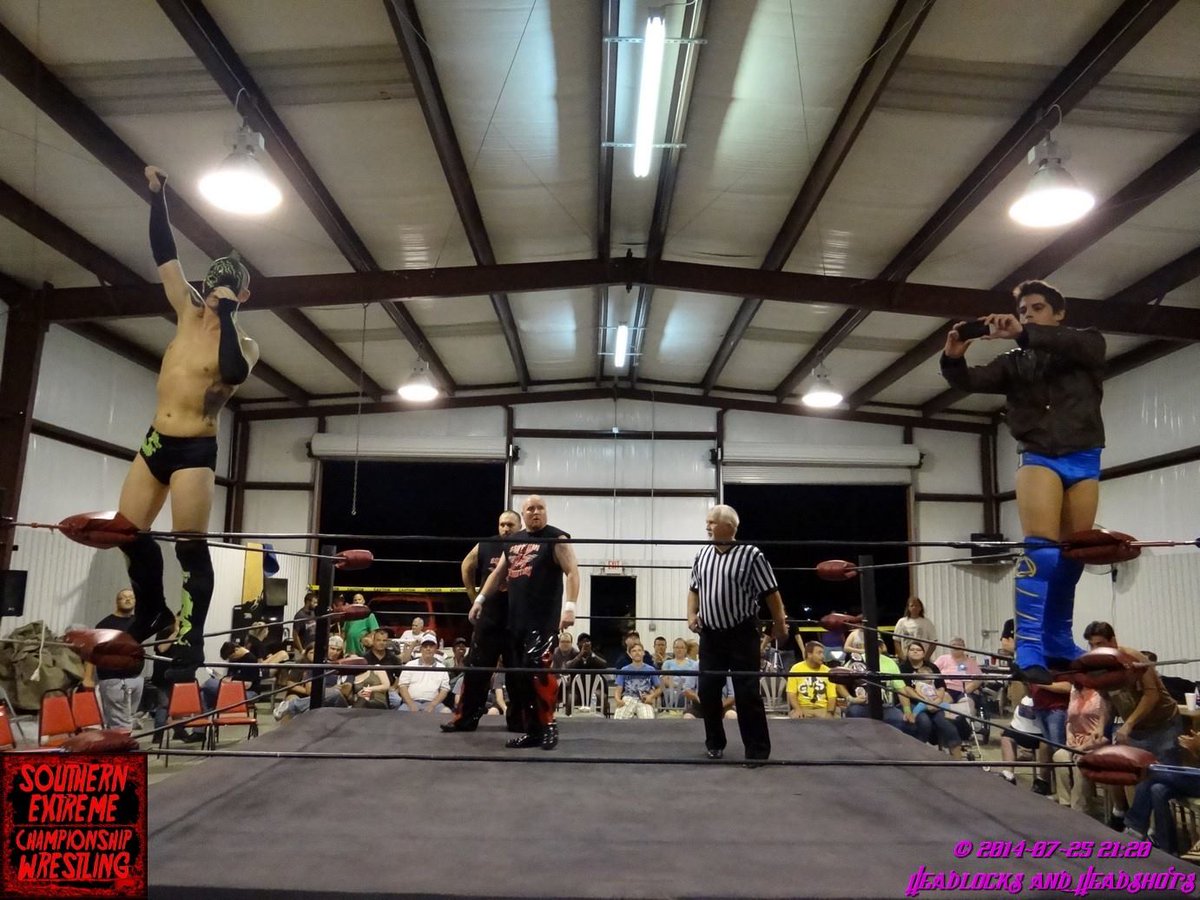 fosterforyou's tweet image. #MemoryLaneMonday #FamSelfies #Foster #NWAWildside #SouthernExtremeChampionshipWrestling #Wrestling #ProWrestling #FosterProWrestling #FosterForYou #FosterFam @WilliamBehrens @JoshStorm319 #ThanksForTheMemories #ThnksFrThMmrs