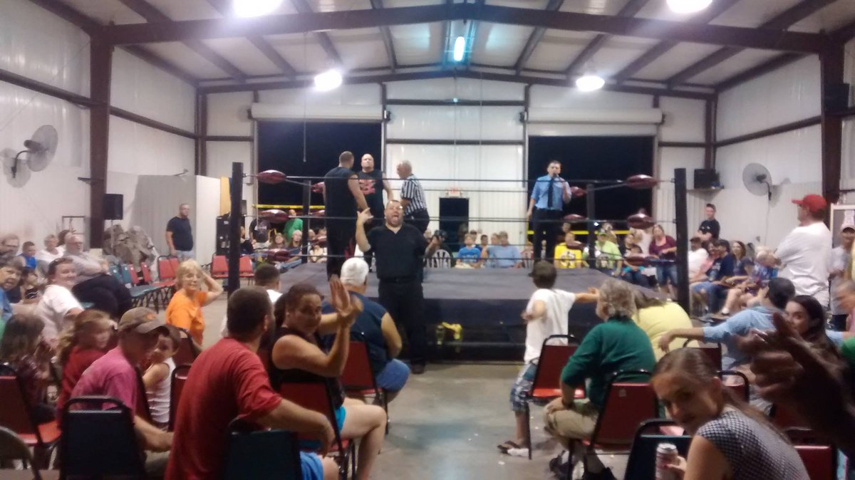 fosterforyou's tweet image. #MemoryLaneMonday #FamSelfies #Foster #NWAWildside #SouthernExtremeChampionshipWrestling #Wrestling #ProWrestling #FosterProWrestling #FosterForYou #FosterFam @WilliamBehrens @JoshStorm319 #ThanksForTheMemories #ThnksFrThMmrs