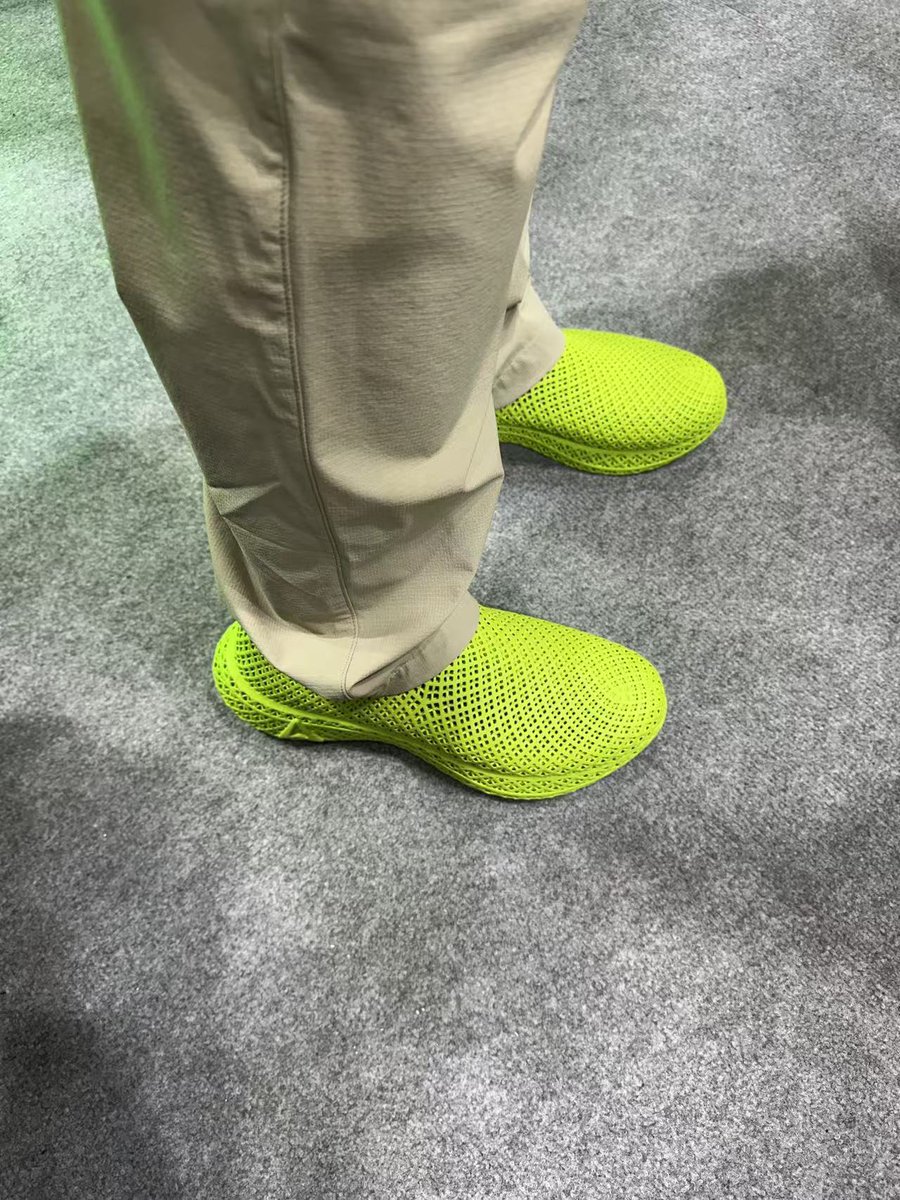 thrutheframe's tweet image. Post #formnext thoughts: Checked out all the 3D-printed shoes across the booths, and honestly, the pair from @Creality3dP stood out. Nexbie are super comfy and surprisingly great to wear. I bought a pair to replace my worn out Crocs.