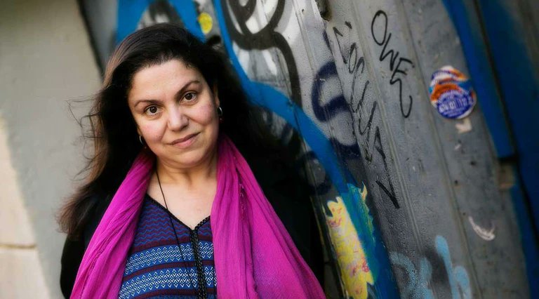 ✒️La Biblioteca Pompeu Fabra celebra el seu 28è aniversari i demà presenta la guia de recursos i conversa amb l'escriptora mataronina <a href="/CareSantos/">Care Santos</a>.
👉 ow.ly/7Bsy50XwOlx