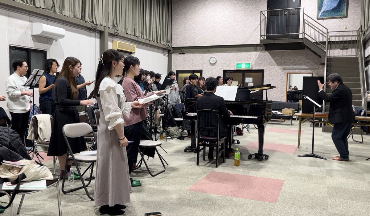 今日は高嶋昌二先生と2人のピアニストさんにお越しいただきました！！(先生はまだスマホなしでした🥲)

今年の演奏会は野田知美さんと玉田裕人さんのお二人に、高嶋先生のステージのピアノを弾いていただきます✨
今日の練習で目指すべきところが示されたので、本番まで個々の課題と向き合います💪