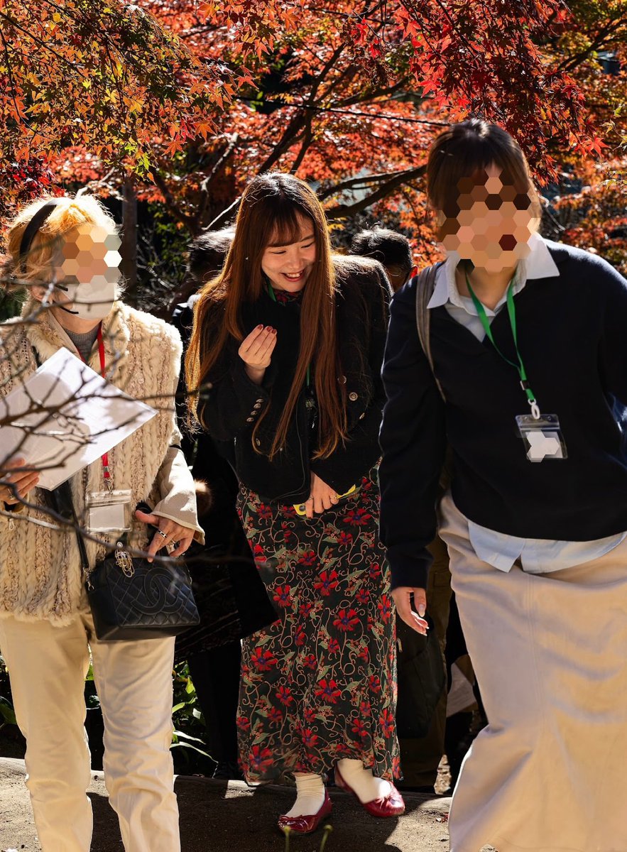 igocreator_maru's tweet photo. TERA-IGO②🍁円覚寺散策

つづいてお昼頃には円覚寺の散策をしました。天気も良く青空の中、紅葉が真っ赤になっていてとても綺麗でした✨

円覚寺の歴史を学びながら、まだまだ知らないことばかりだな〜と。今度はもっと歴史の勉強をして、円覚寺散策に臨みたいと思いました！🧐めっちゃおすすめです！ https://t.co/CTIwdmN5NT