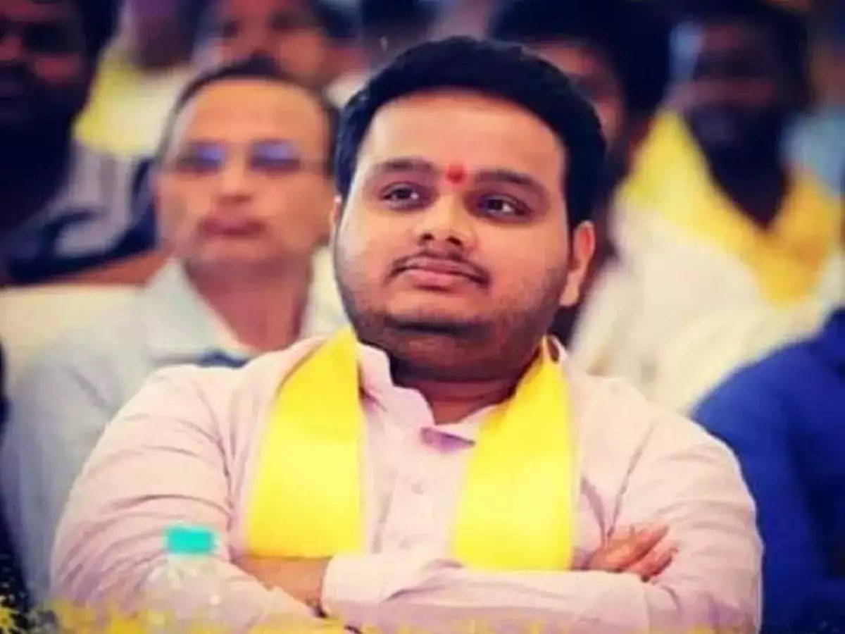 YashTDP_'s tweet image. Wishing you many more wonderful birthdays a head @vijaychinthak Garu. Wishing you all the success and good luck a head..!! 

 #HBDVijayChintakayala #VijayChintakayala #iTDPforTDP