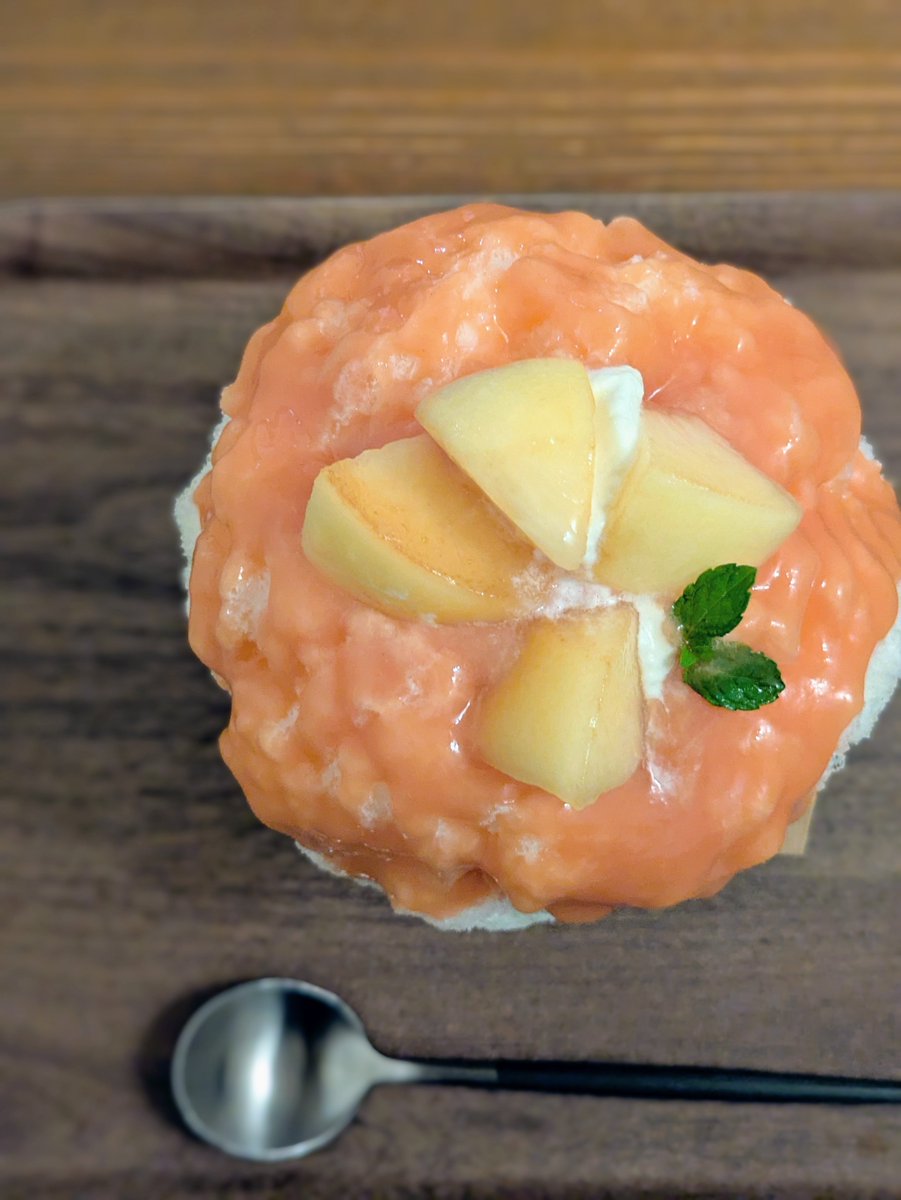 love_kakigoori's tweet image. 【 #根っこ 】№.215
🍧#桃
🐸#かき氷2025
📍滋賀 石山
2025年8月

2年ぶり？くらいの訪問
完全予約制になったそうでなんとか予約とれました✨
以前より舌触りが良くなった氷に桃のソースがたっぷり🍑濃厚なカスタードがめちゃ美味しい