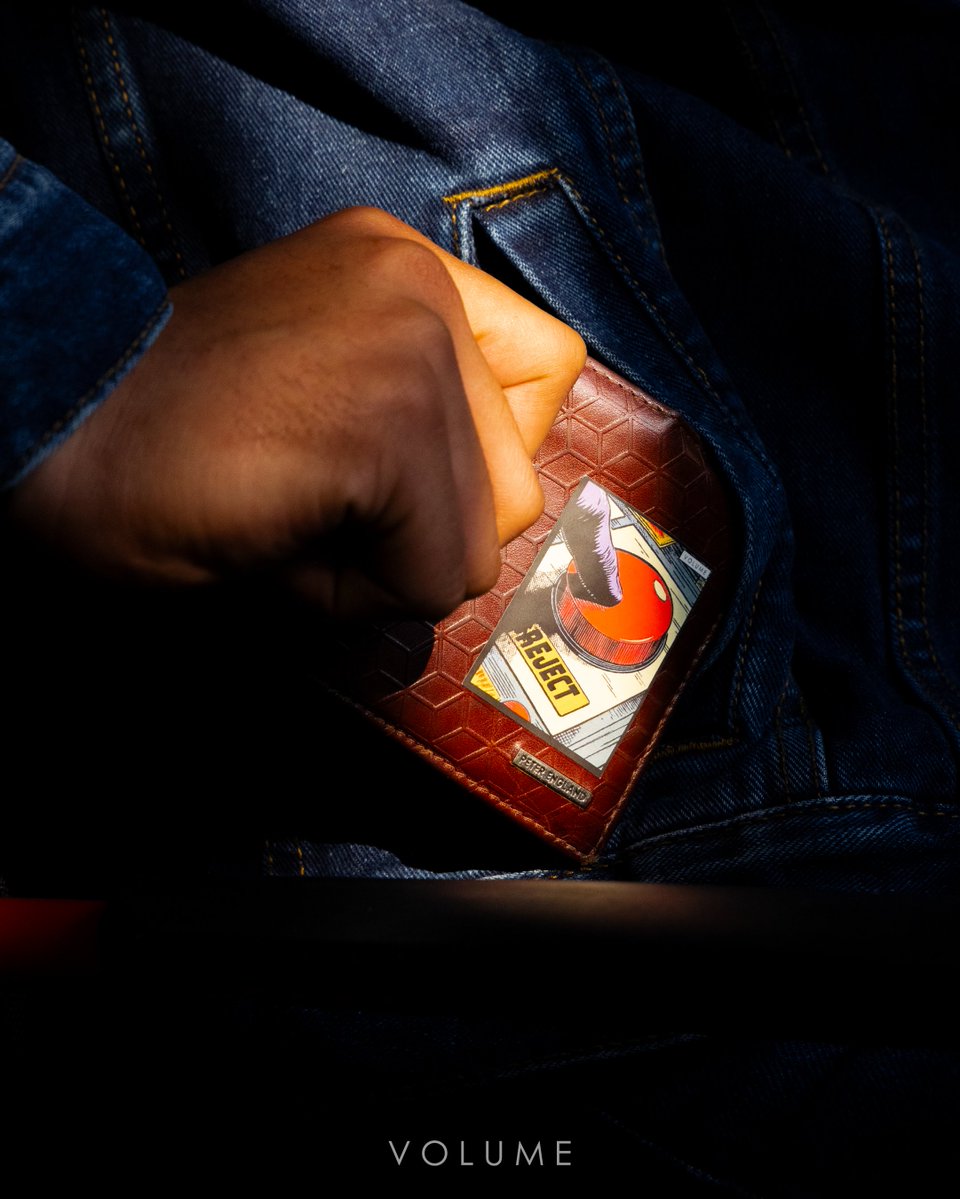 weforVOLUME's tweet image. Brief case 25&apos;
Let the stickers do the talking.
.
.
.
#weforVOLUME #ReflectingGrowth