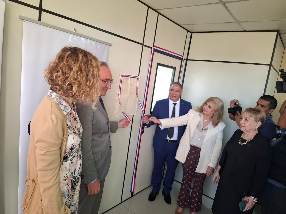 rnpy920am's tweet image. Móvil @patbgal 

🗣️Javier Dejesús Esquivel, ministro de @MDP_py 
🔹El Ministerio de la Defensa Pública (MDP),   inaugura el nuevo Call Center de la Línea 133