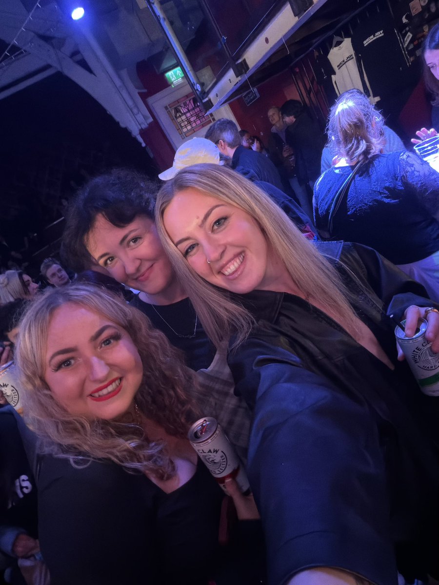 Amy tweet media