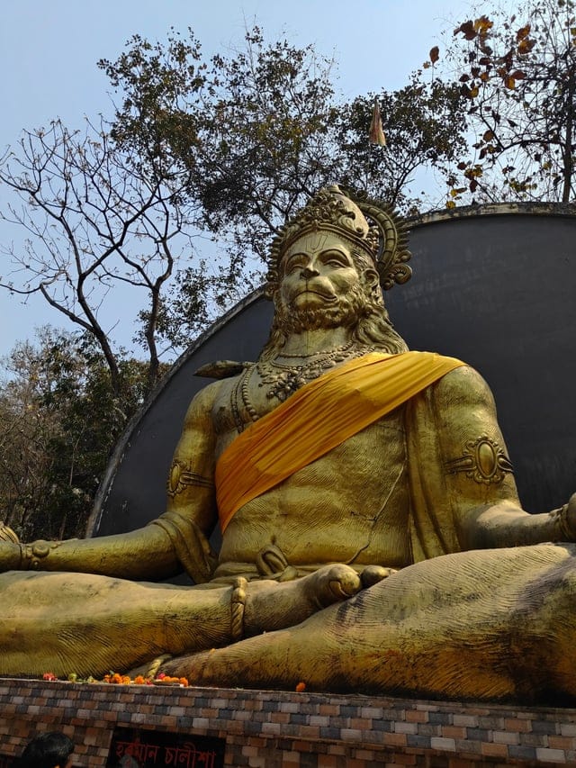 जय बजरंगबली 🙏🏻

गुवाहाटी के लंकेश्वर धाम स्थित हनुमान जी की भव्य प्रतिमा के दर्शन मात्र से मन को अपार शांति मिलती है।

मंगलमूर्ति की कृपा सभी पर बनी रहे।