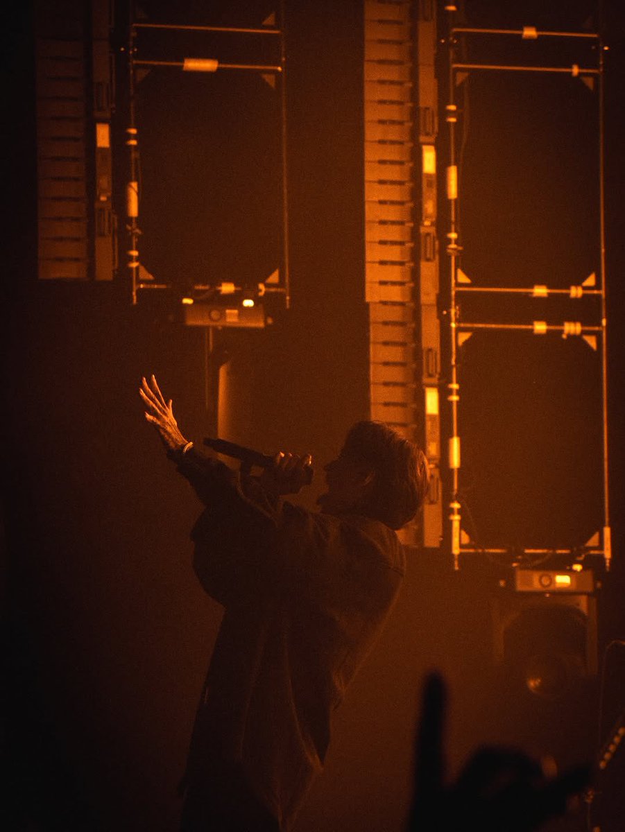 concreteevill's tweet image. oh okay