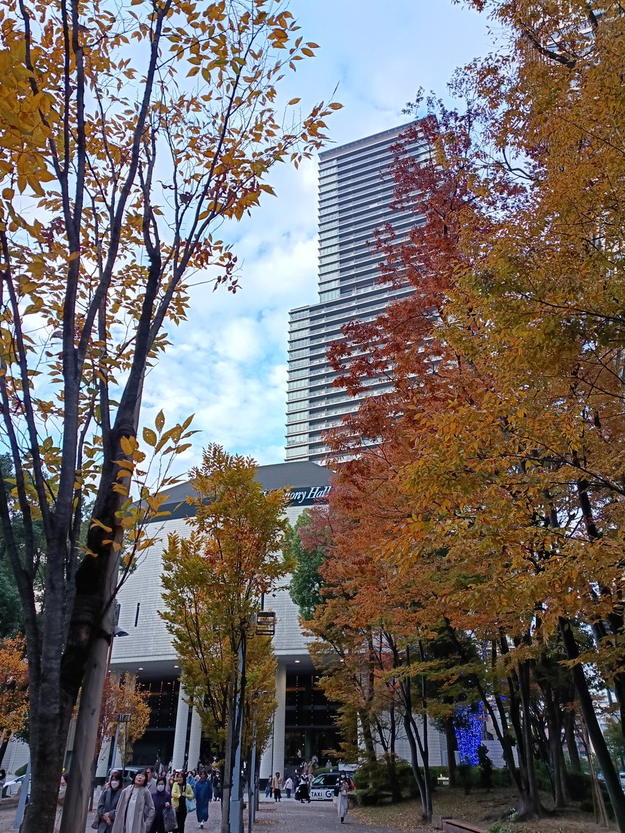 今日ばラヴェルのラ・ヴァルス、亡き王女のためのパヴァーヌ聴けて大満足🥰
満たされた一日になりました✨
#福間洸太朗
#ザ・シンフォニーホール