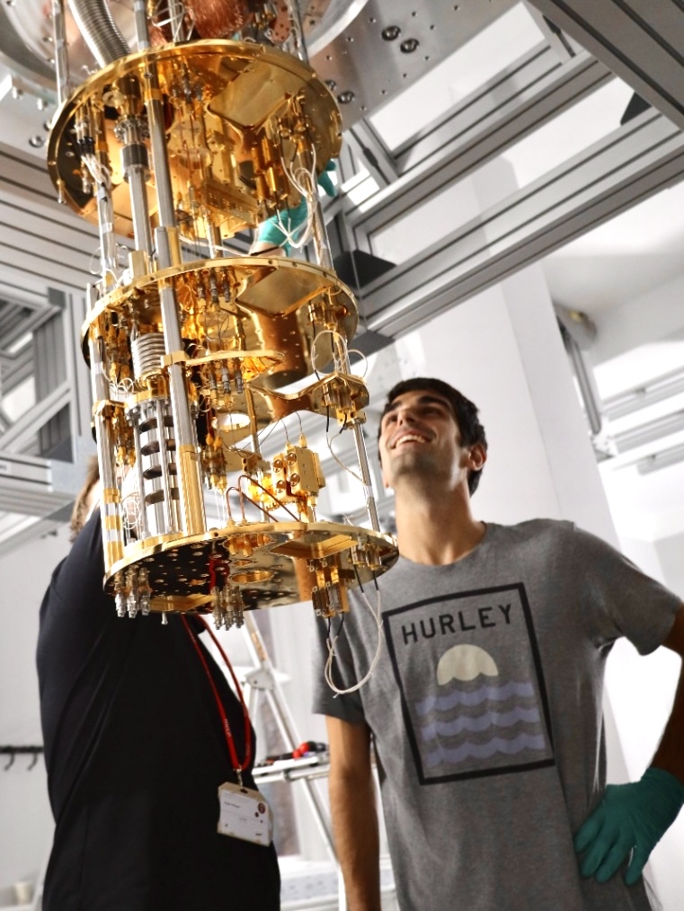 BlueFors_Ltd's tweet image. Check out this stunning LD installation at the Niels Bohr Institute @koebenhavns_uni!

They are powering research at the Superconducting Quantum Optics Lab, led by Asst. Prof. Shingo Kono, part of the @nqcp_nbi.

Wishing the team great success!

#quantumcomputing #CoolForProgress