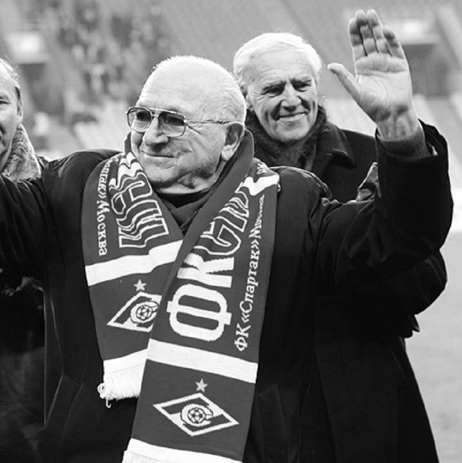 На 100-м году жизни ушёл из жизни легендарный советский футболист Никита Симонян.

Один из величайших игроков в истории отечественного футбола, он навсегда останется лучшим бомбардиром "Спартака" и самым возрастным олимпийским чемпионом мира.