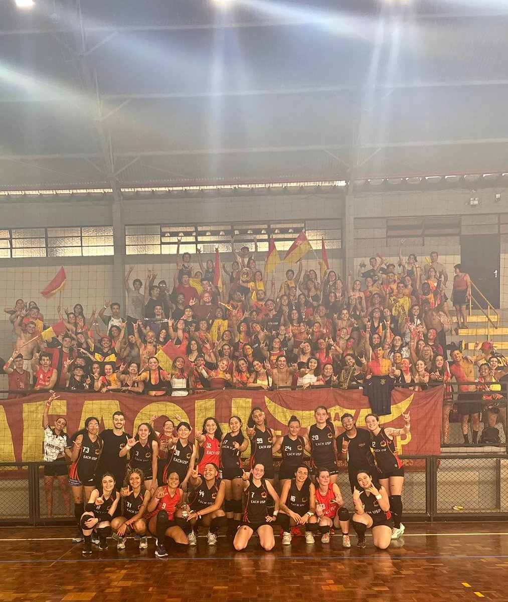 ve_paulino's tweet image. eu vou cantar
pro mundo inteiro
que o meu coração 
é amarelo e vermelho 
💛❤