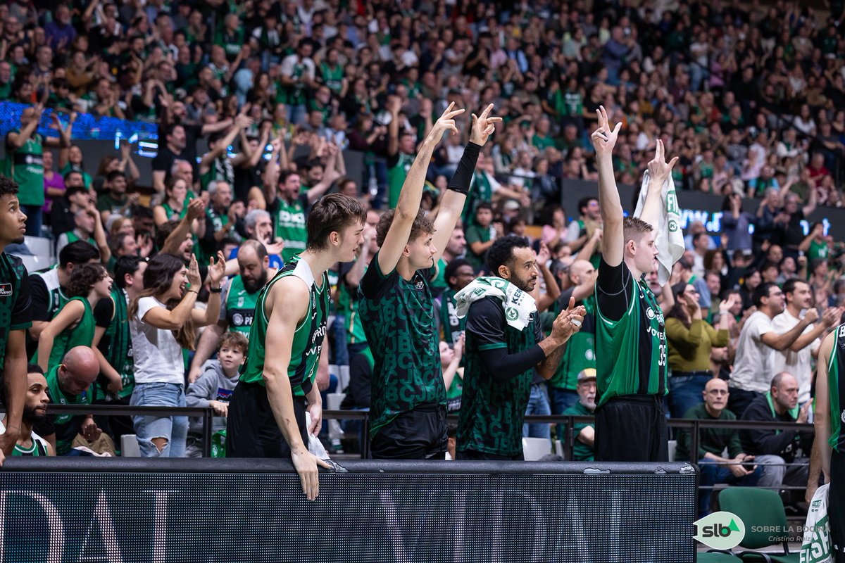 ASALTO VERDINEGRO AL PRINCIPADO

🧐 CUATRO CLAVES QUE EXPLICAN LA VICTORIA DEL JOVENTUT EN ANDORRA

✍🏻 <a href="/hectorrsanzz/">Héctor</a>

🔗 sobrelabocina1930.com/2025/11/24/asa…

📸  <a href="/unnika/">Cristina Ruiz</a>